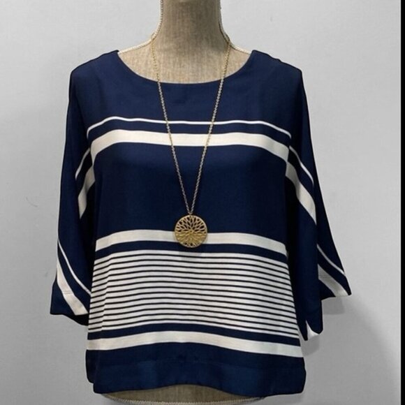 Vince Camuto Blue Stripe Flowy Top Size Medium - Picture 2 of 14